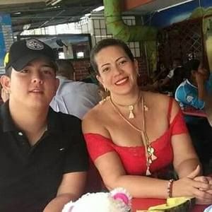 Meet your Posher, Claudia patricia